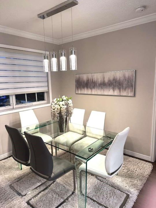 For Sale: $355,000 (2 beds, 2 baths, 1130 Square Feet)