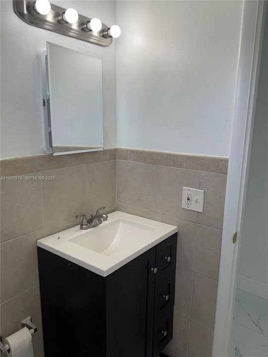 待售: $459,900 (3 贝兹, 1 浴室, 1176 平方英尺)