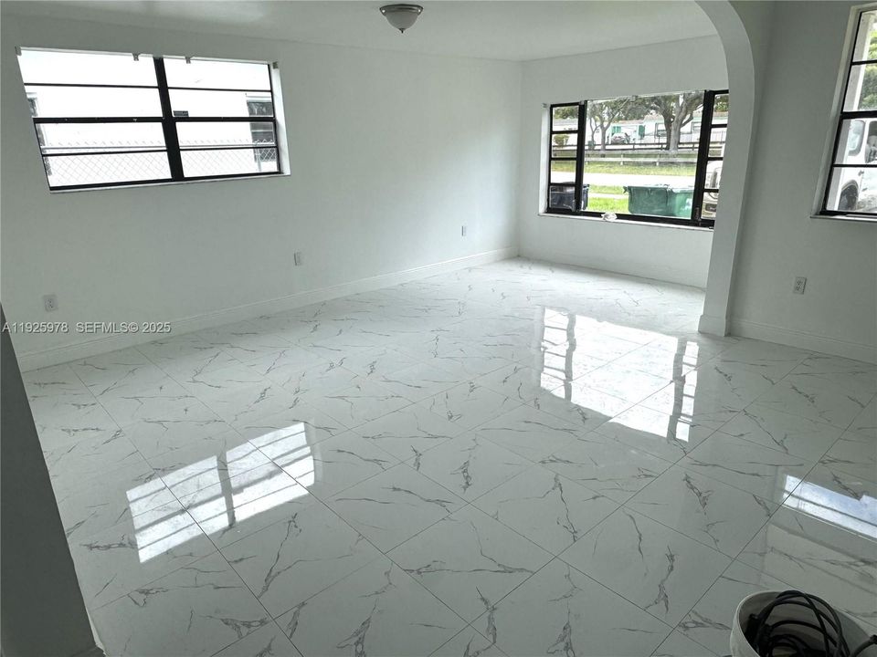 待售: $459,900 (3 贝兹, 1 浴室, 1176 平方英尺)