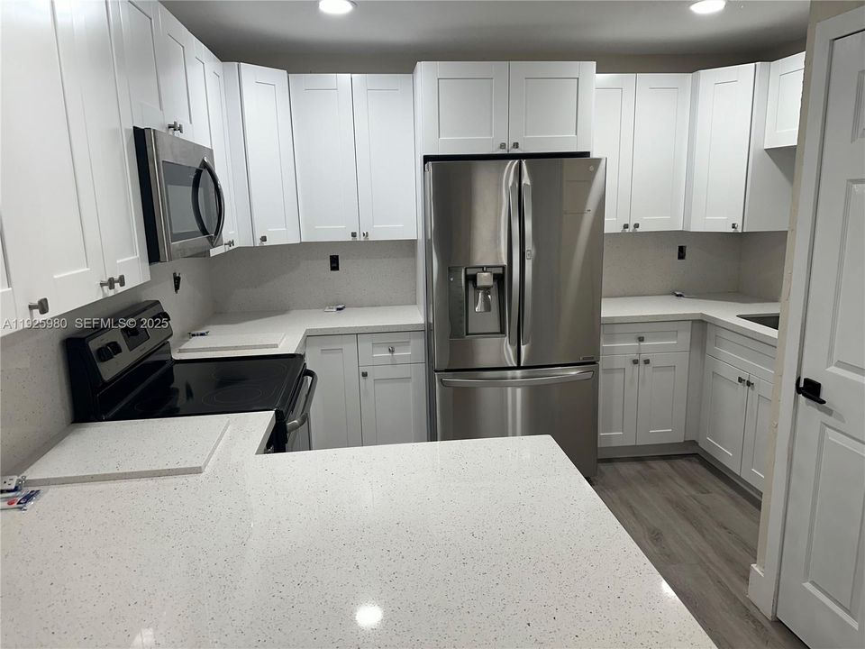 Active With Contract: $3,050 (3 beds, 1 baths, 1878 Square Feet)