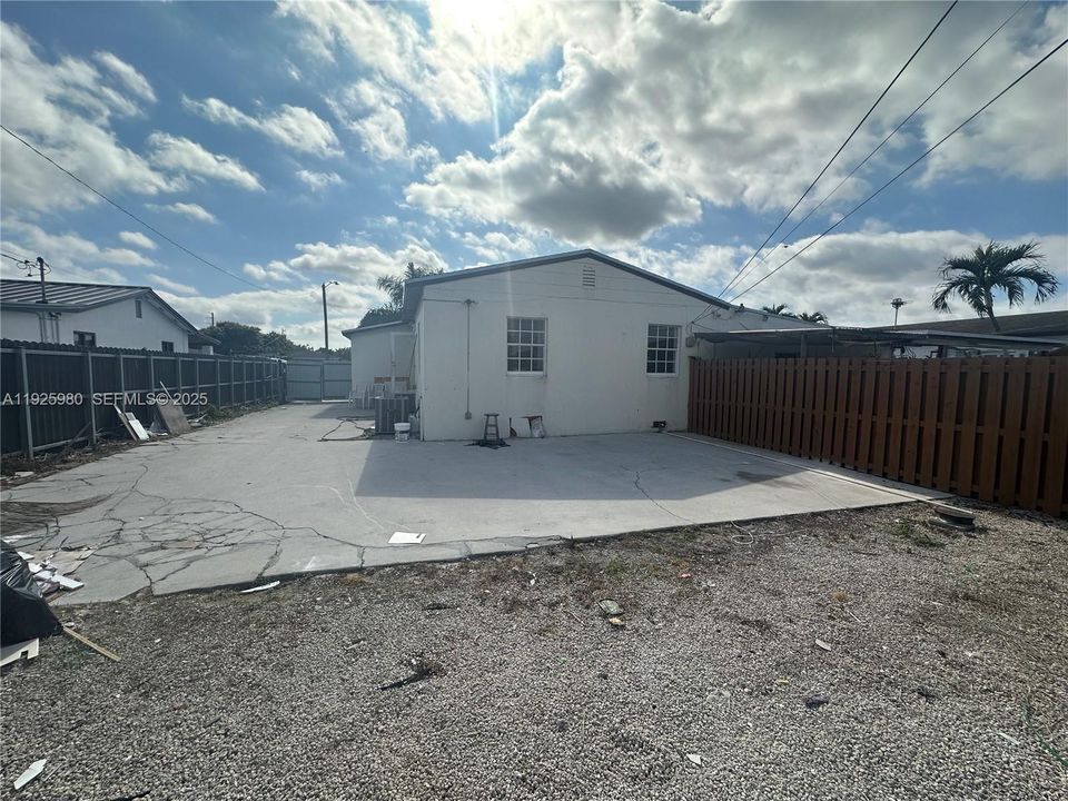 En Renta: $3,050 (3 camas, 1 baños, 1878 Pies cuadrados)