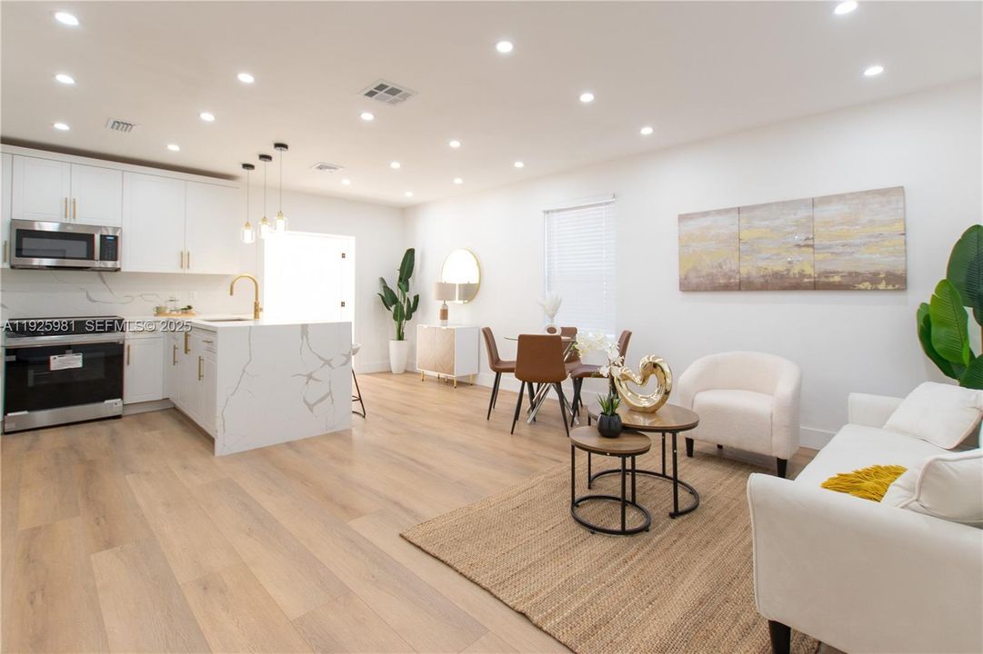 На продажу: $445,000 (4 спален, 2 ванн, 1132 Квадратных фут)