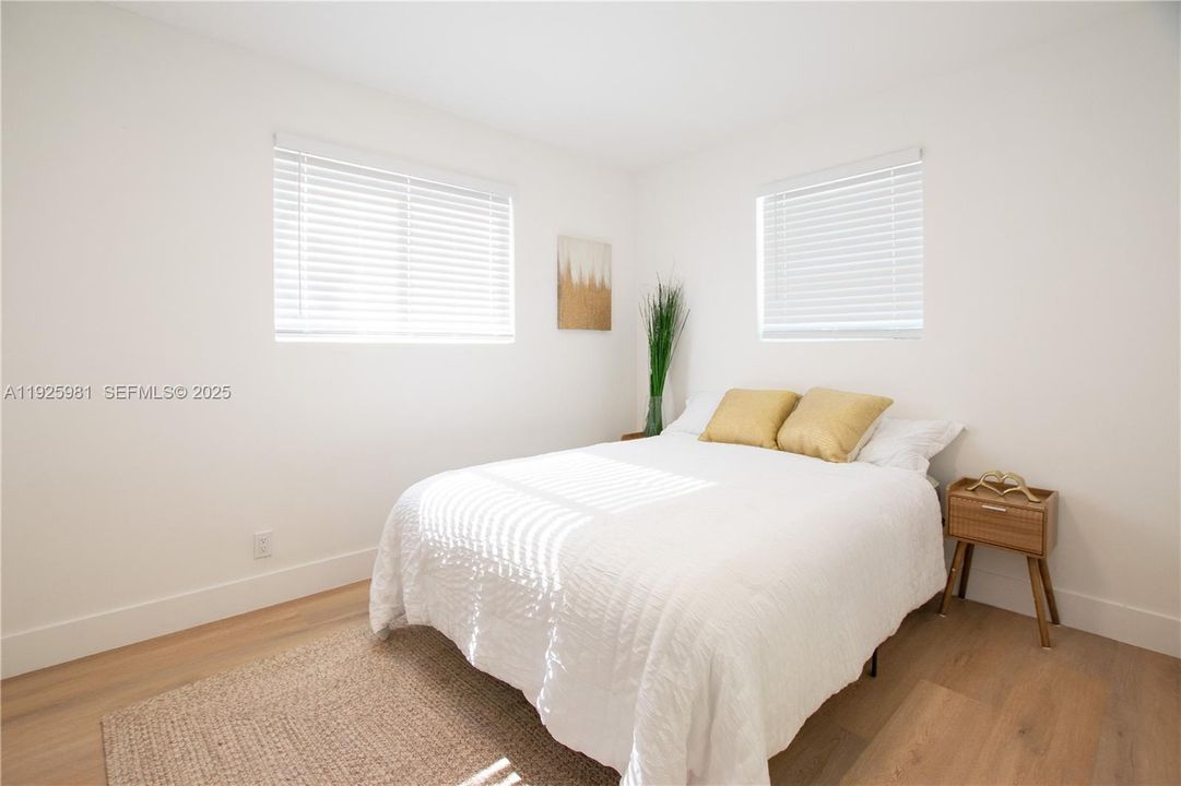 На продажу: $445,000 (4 спален, 2 ванн, 1132 Квадратных фут)