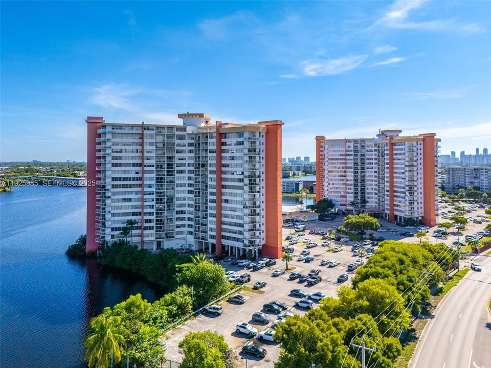 En Venta: $169,000 (2 camas, 2 baños, 861 Pies cuadrados)