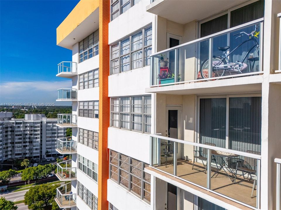 En Venta: $169,000 (2 camas, 2 baños, 861 Pies cuadrados)