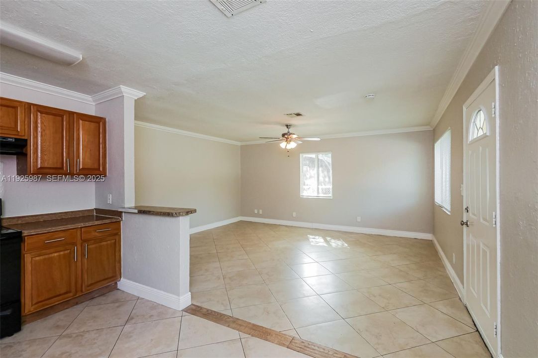 В аренду: $2,150 (3 спален, 2 ванн, 1272 Квадратных фут)