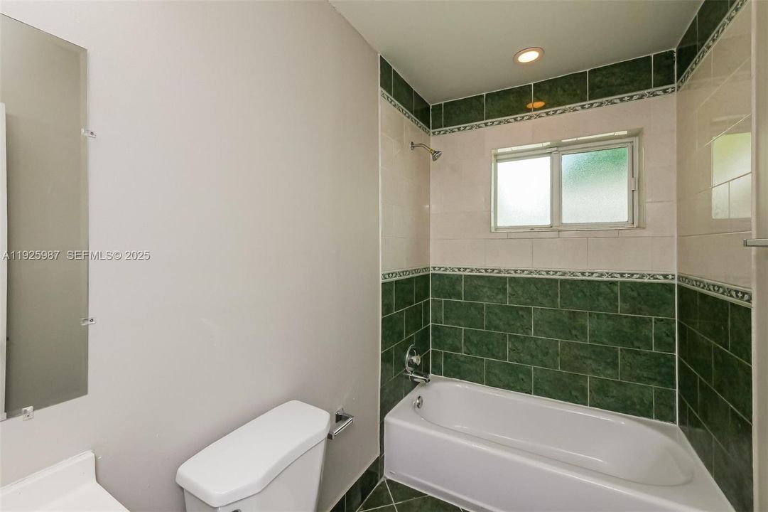 В аренду: $2,150 (3 спален, 2 ванн, 1272 Квадратных фут)