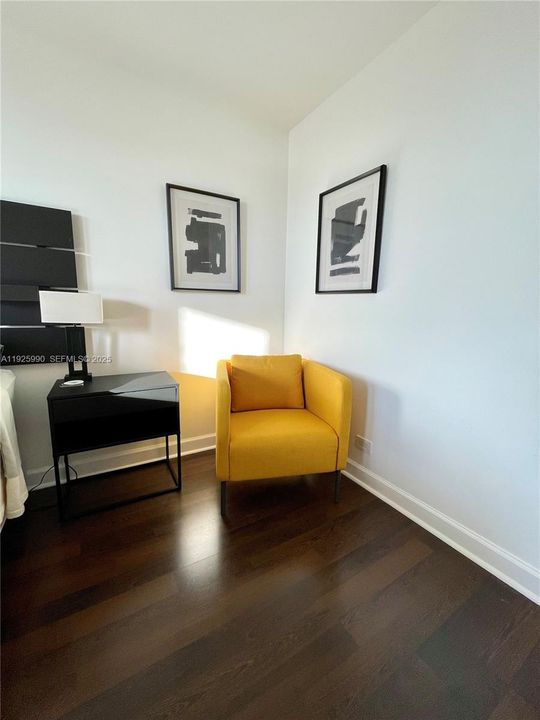 出租: $4,300 (2 贝兹, 2 浴室, 1300 平方英尺)