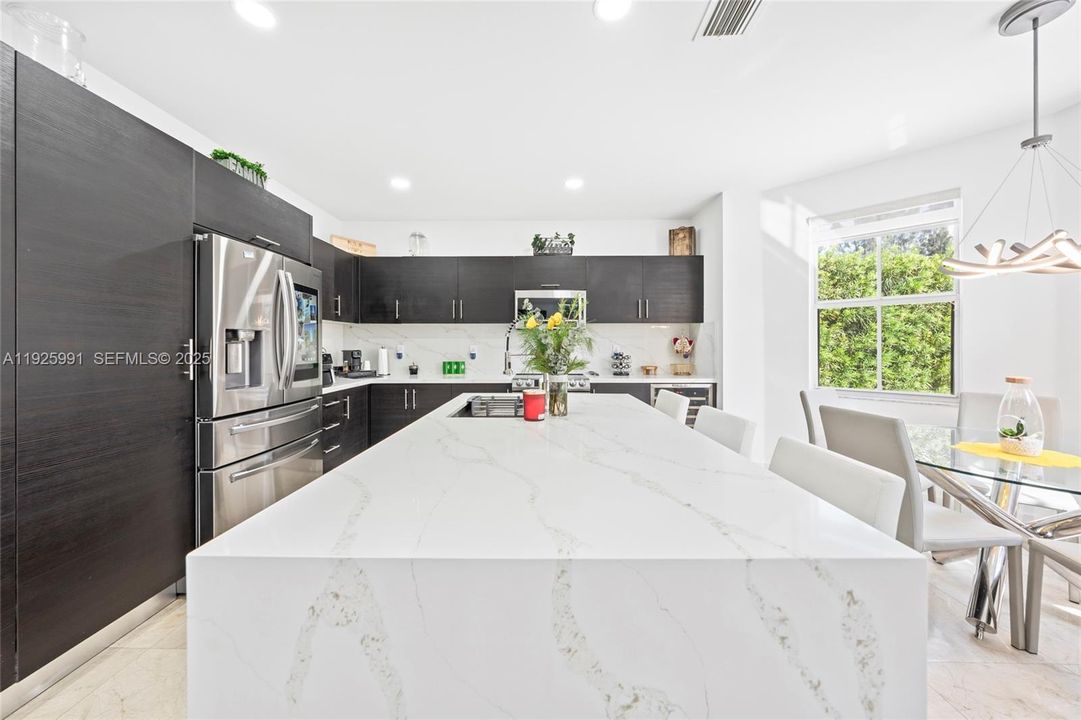 For Sale: $1,245,000 (4 beds, 4 baths, 2878 Square Feet)