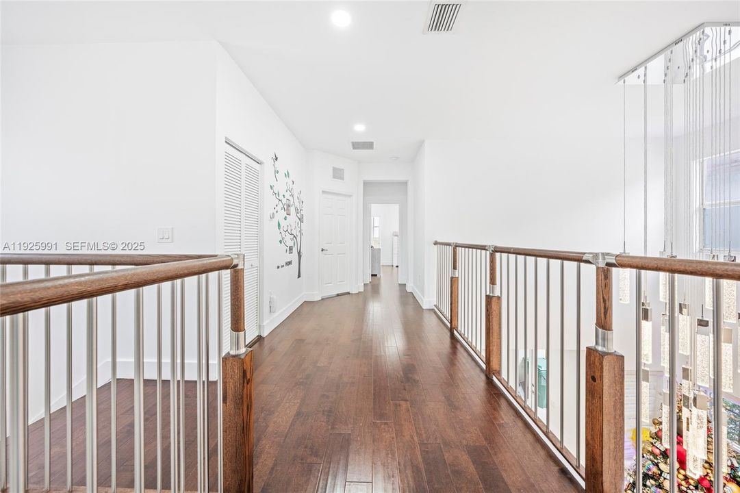 For Sale: $1,245,000 (4 beds, 4 baths, 2878 Square Feet)