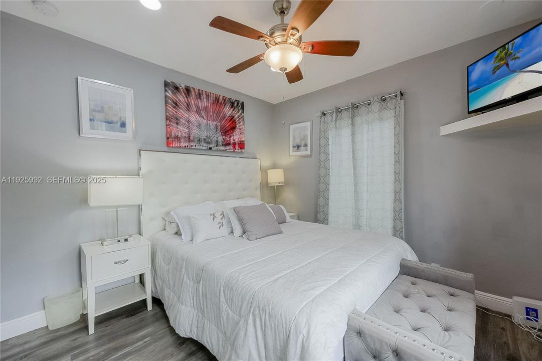 На продажу: $470,000 (2 спален, 1 ванн, 1103 Квадратных фут)