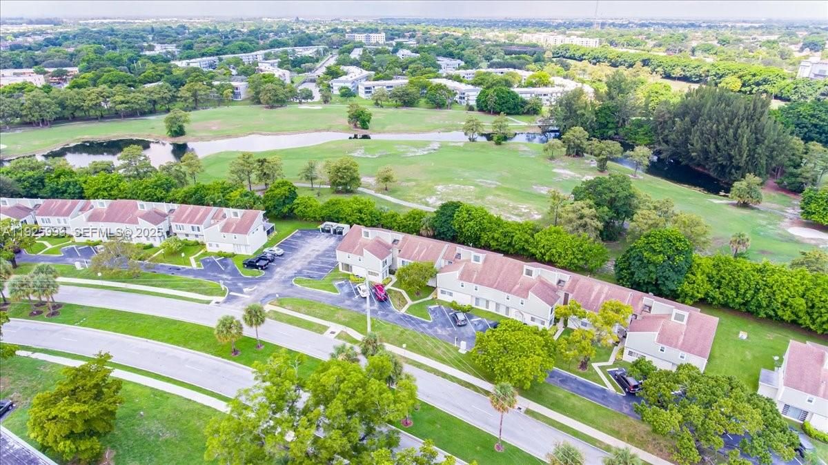 出租: $1,950 (2 贝兹, 1 浴室, 1072 平方英尺)