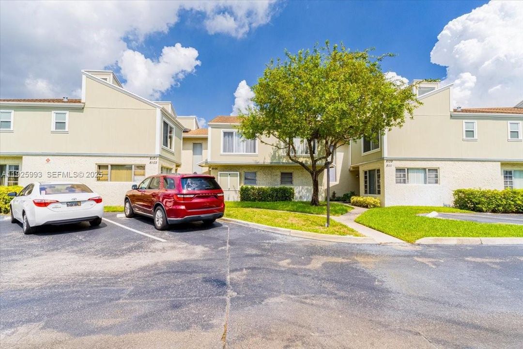 出租: $1,950 (2 贝兹, 1 浴室, 1072 平方英尺)