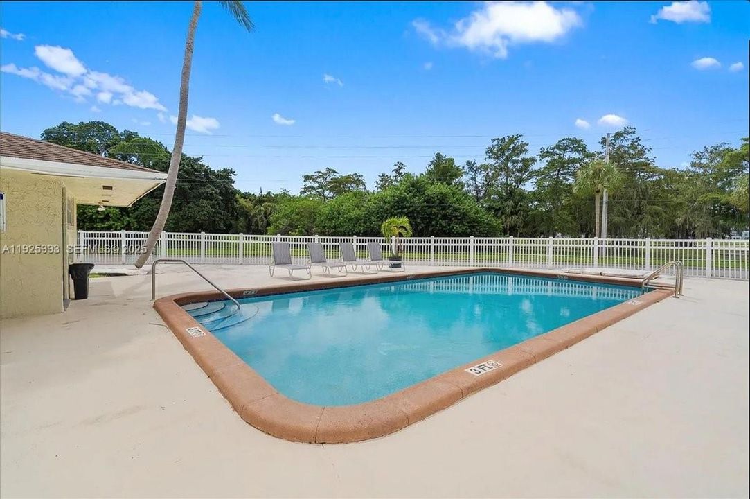 出租: $1,950 (2 贝兹, 1 浴室, 1072 平方英尺)