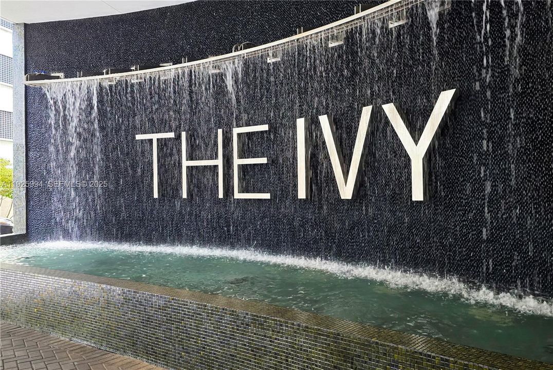 For Rent: $3,000 (1 beds, 1 baths, 814 Square Feet)