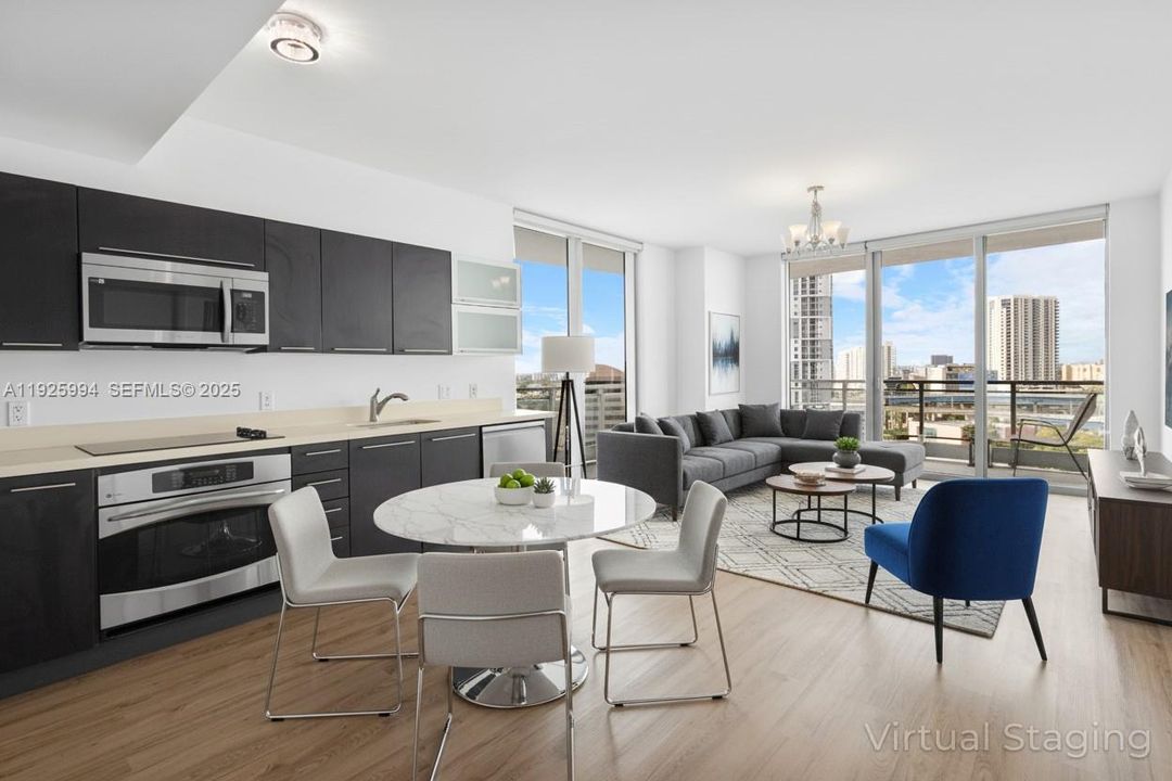 For Rent: $3,000 (1 beds, 1 baths, 814 Square Feet)