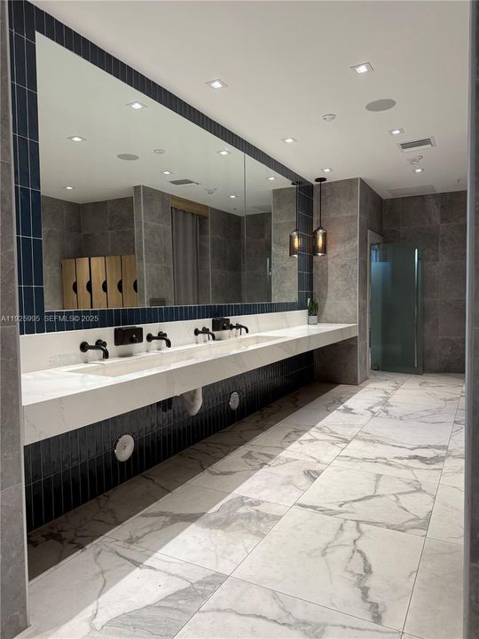 出租: $2,750 (1 贝兹, 1 浴室, 736 平方英尺)