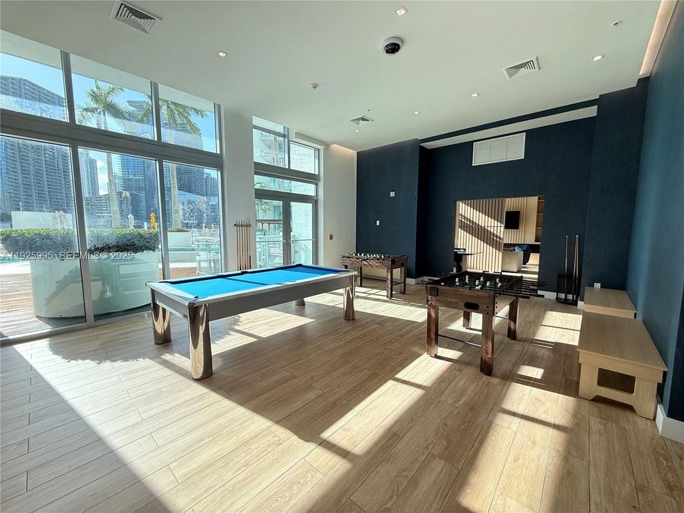 出租: $2,750 (1 贝兹, 1 浴室, 736 平方英尺)