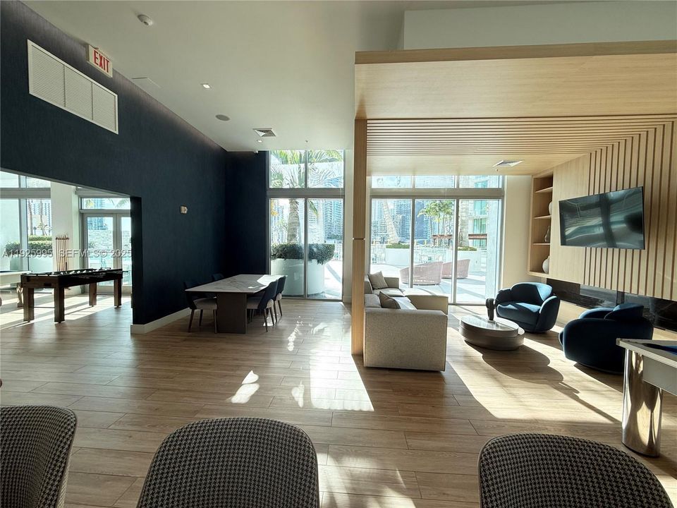 出租: $2,750 (1 贝兹, 1 浴室, 736 平方英尺)