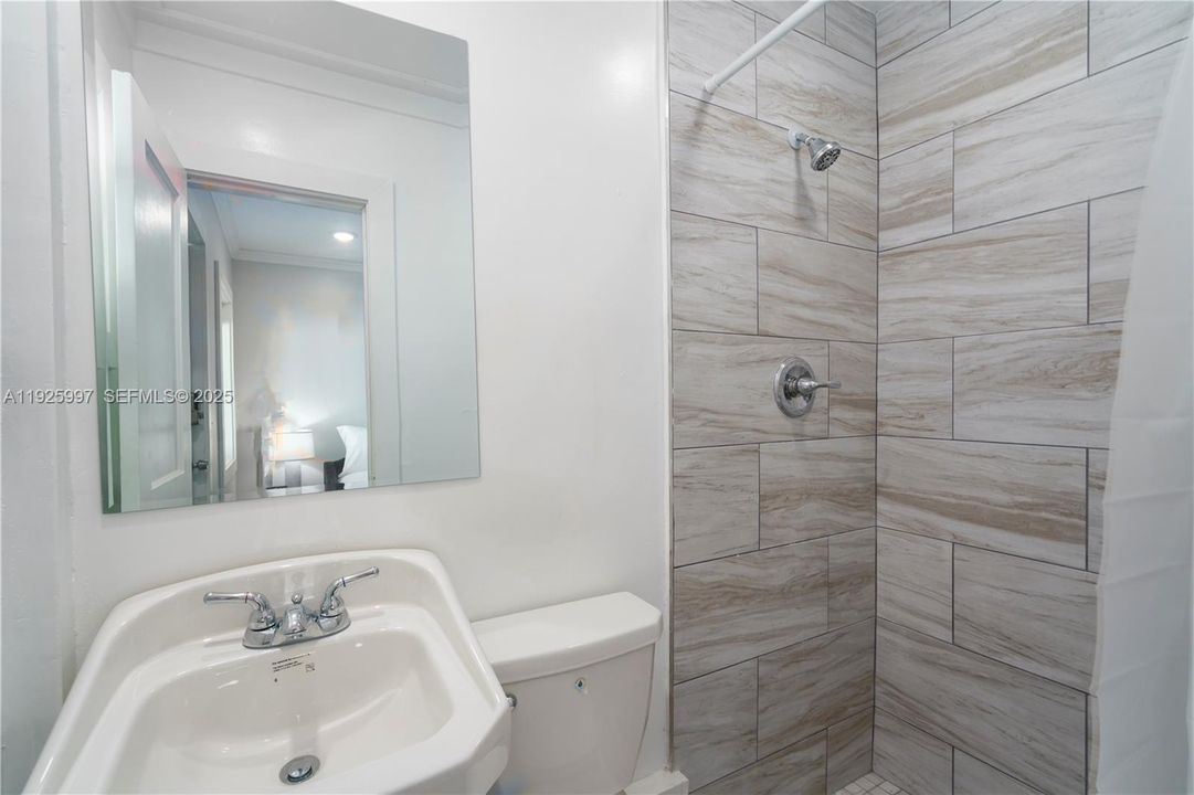 For Rent: $1,500 (1 beds, 1 baths, 385 Square Feet)