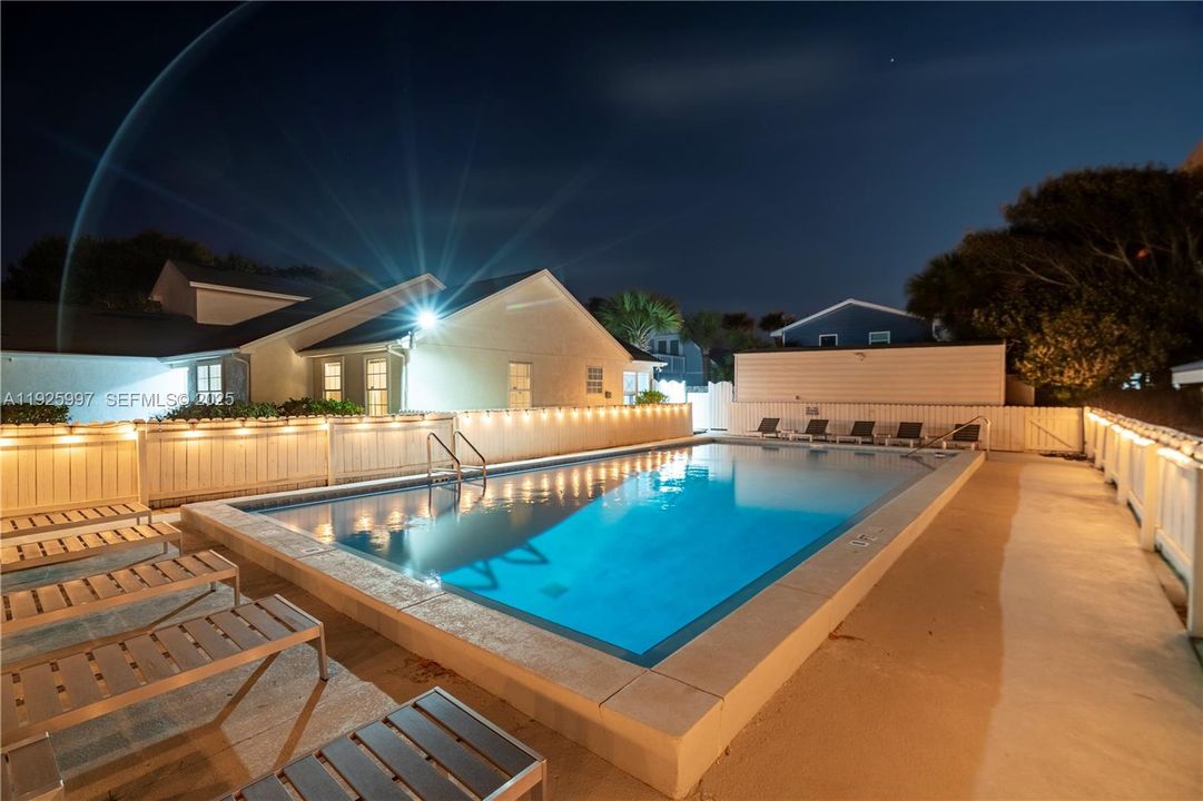 For Rent: $1,500 (1 beds, 1 baths, 385 Square Feet)