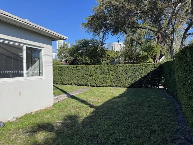 For Rent: $2,800 (2 beds, 1 baths, 2446 Square Feet)