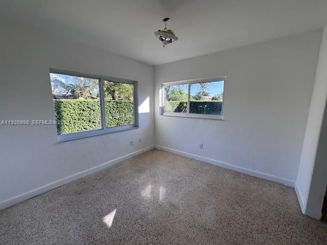 For Rent: $2,800 (2 beds, 1 baths, 2446 Square Feet)