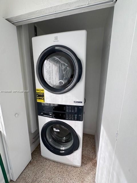 For Rent: $2,800 (2 beds, 1 baths, 2446 Square Feet)