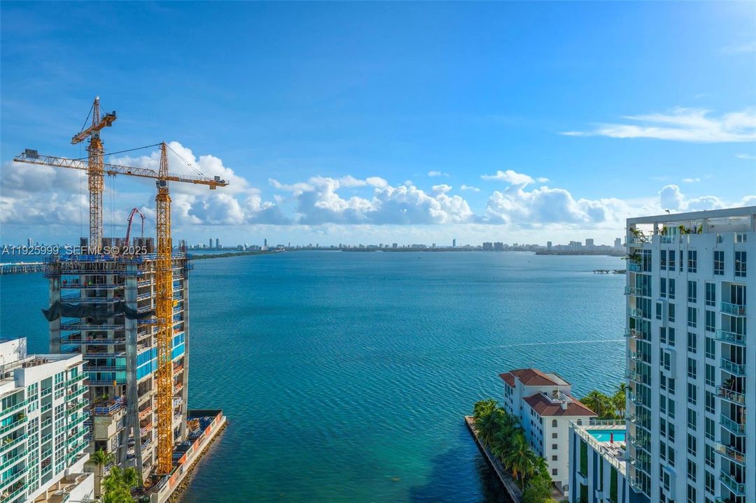 待售: $720,000 (2 贝兹, 2 浴室, 1073 平方英尺)