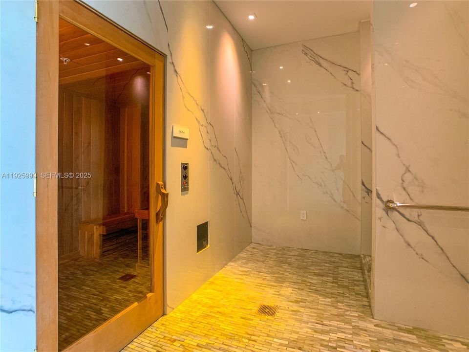 待售: $720,000 (2 贝兹, 2 浴室, 1073 平方英尺)