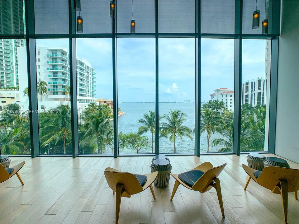 待售: $720,000 (2 贝兹, 2 浴室, 1073 平方英尺)