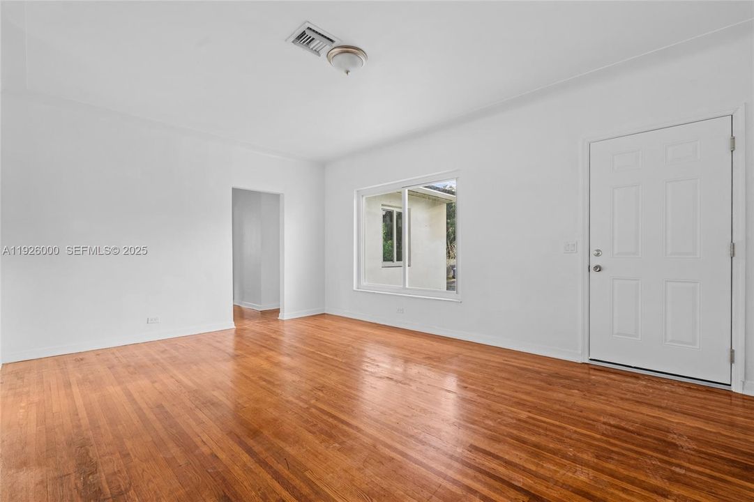 En Venta: $1,100,000 (0 camas, 0 baños, 2461 Pies cuadrados)