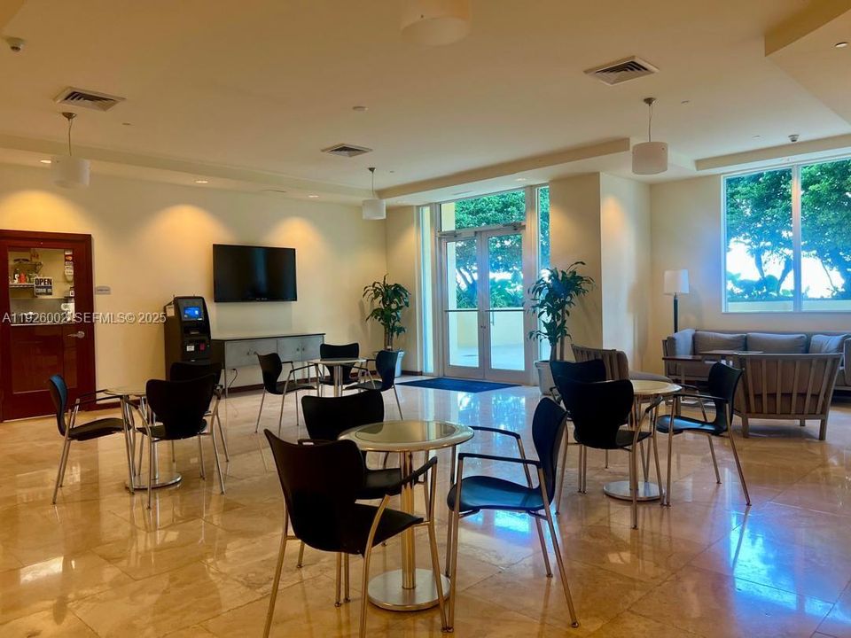 В аренду: $2,999 (1 спален, 1 ванн, 850 Квадратных фут)