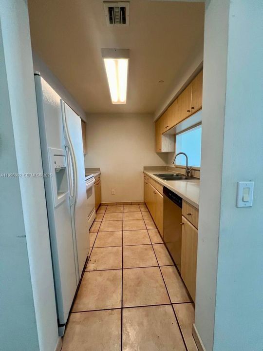 В аренду: $2,999 (1 спален, 1 ванн, 850 Квадратных фут)