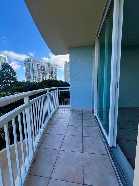 В аренду: $2,999 (1 спален, 1 ванн, 850 Квадратных фут)