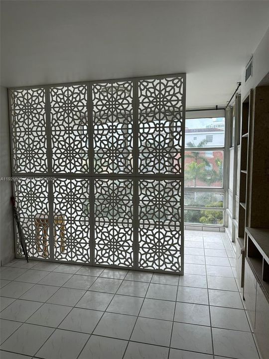 For Rent: $1,940 (1 beds, 1 baths, 546 Square Feet)