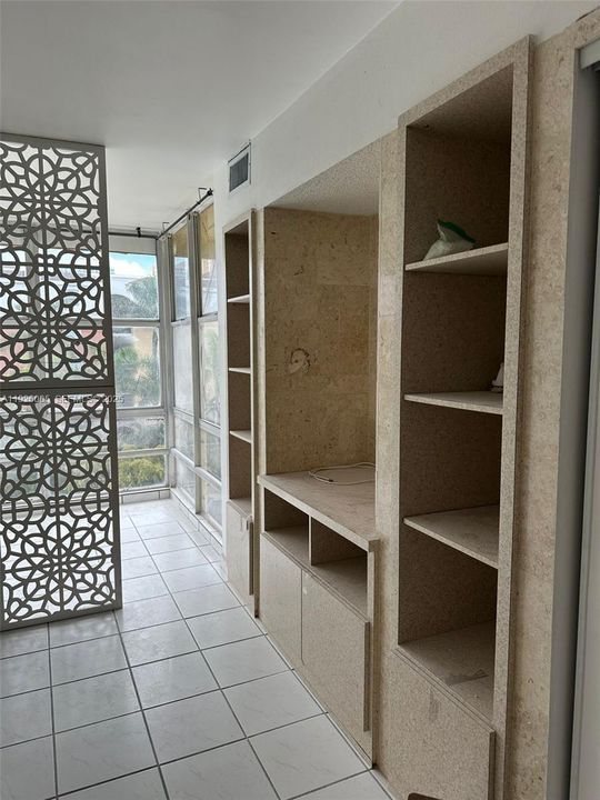 For Rent: $1,940 (1 beds, 1 baths, 546 Square Feet)