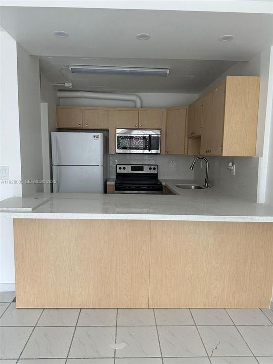 For Rent: $1,940 (1 beds, 1 baths, 546 Square Feet)