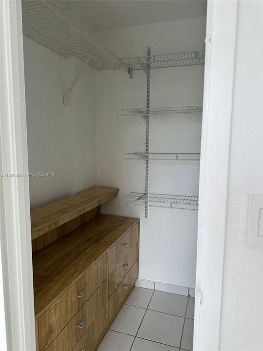 For Rent: $1,940 (1 beds, 1 baths, 546 Square Feet)