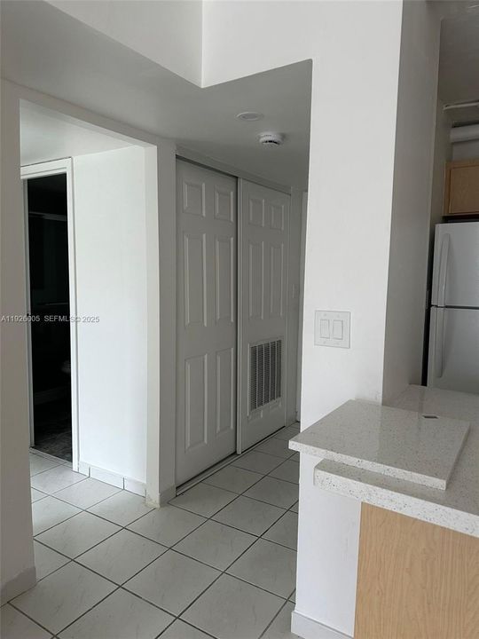 For Rent: $1,940 (1 beds, 1 baths, 546 Square Feet)
