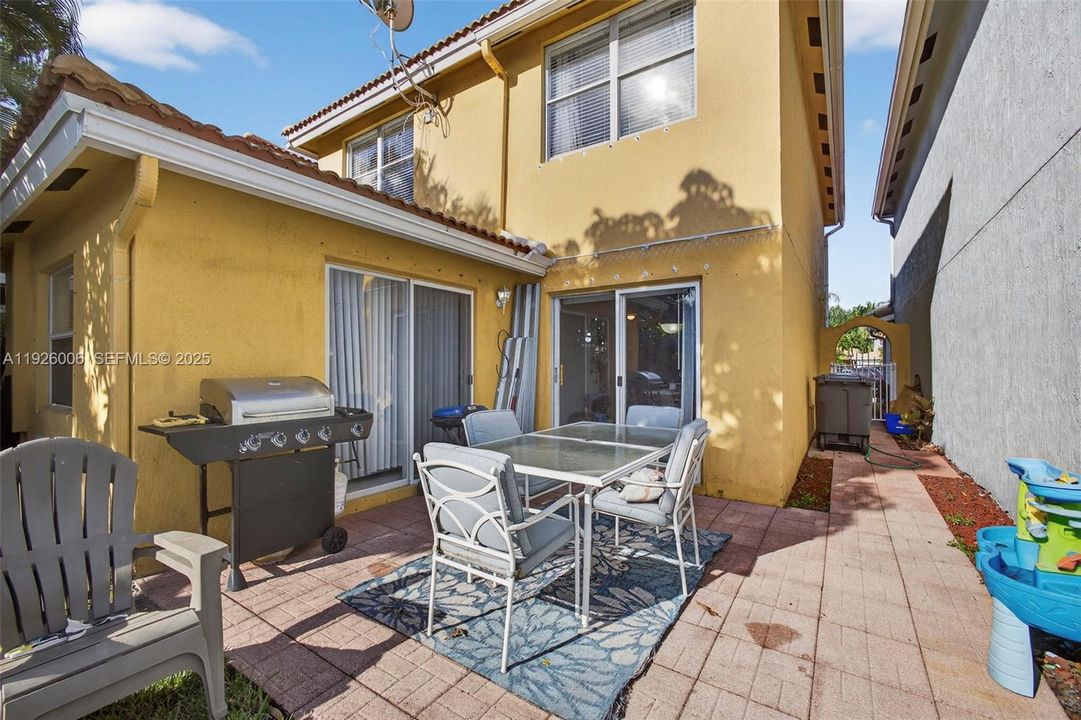 For Sale: $415,000 (3 beds, 2 baths, 1671 Square Feet)