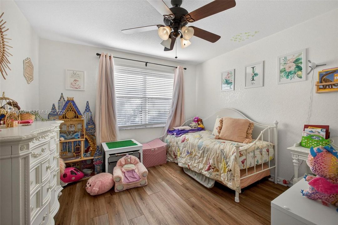 For Sale: $415,000 (3 beds, 2 baths, 1671 Square Feet)