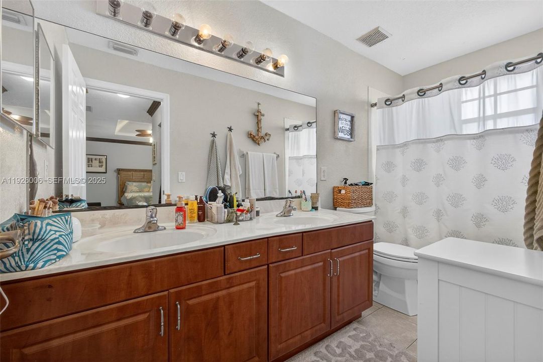 For Sale: $415,000 (3 beds, 2 baths, 1671 Square Feet)