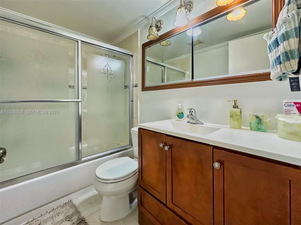 В аренду: $1,900 (2 спален, 1 ванн, 954 Квадратных фут)