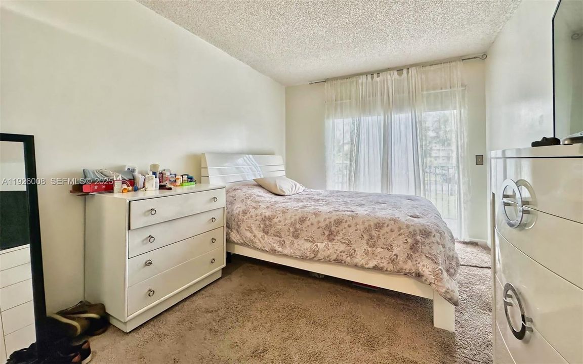 В аренду: $1,900 (2 спален, 1 ванн, 954 Квадратных фут)