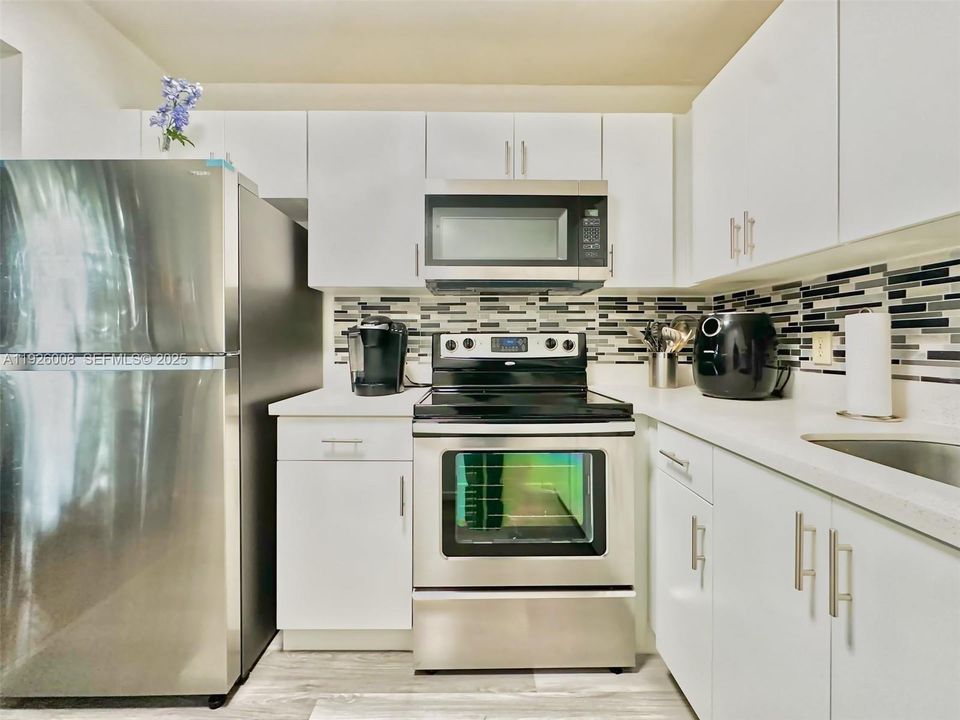 В аренду: $1,900 (2 спален, 1 ванн, 954 Квадратных фут)