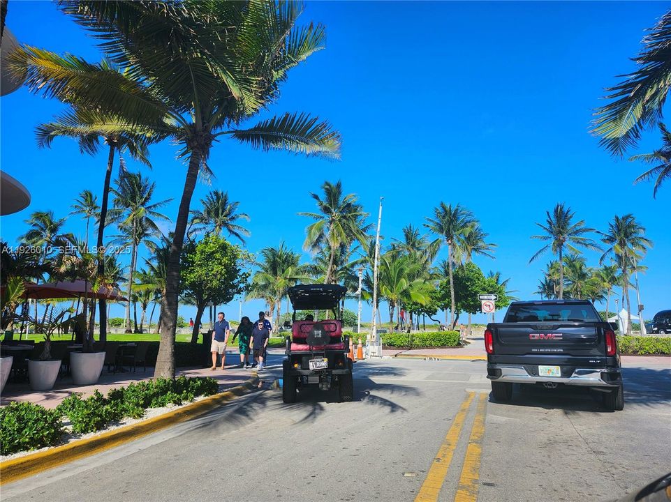 For Rent: $2,500 (1 beds, 2 baths, 752 Square Feet)