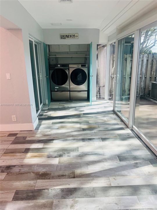 В аренду: $3,000 (2 спален, 2 ванн, 1368 Квадратных фут)