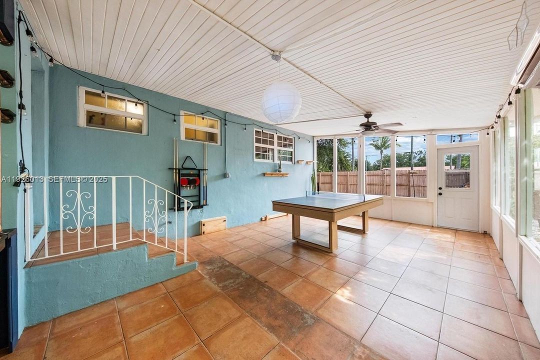 На продажу: $575,000 (3 спален, 2 ванн, 1381 Квадратных фут)