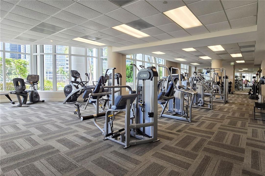 For Rent: $3,350 (1 beds, 1 baths, 878 Square Feet)